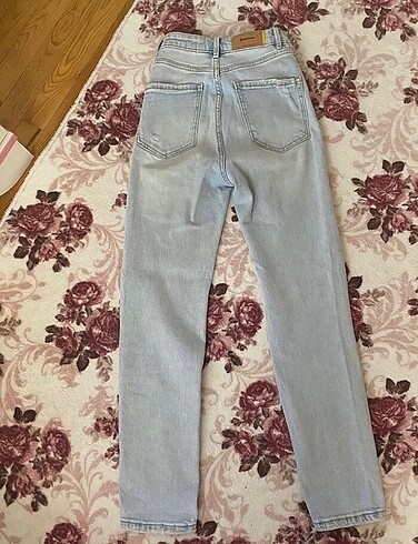 32 Beden Stradivarius slim fit mom jean