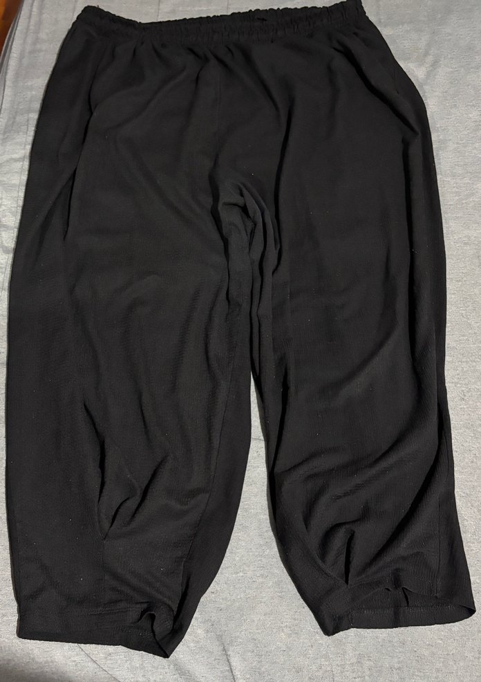 TRENDYOL CURVE Kadın Siyah Rahat Havuç kesim pantolon - Görsel 3