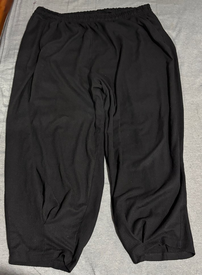 TRENDYOL CURVE Kadın Siyah Rahat Havuç kesim pantolon - Görsel 4