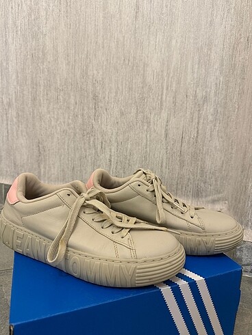 Tommy Hilfiger TOMMY HİLFİGER