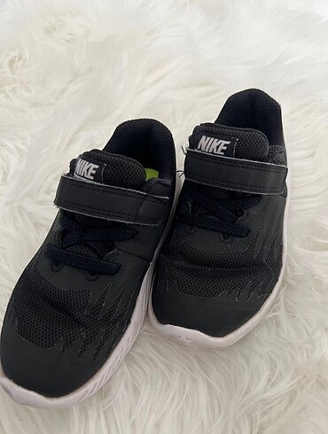 26 Beden siyah Renk Nike erkek çocuk ayakkabı (26 no)