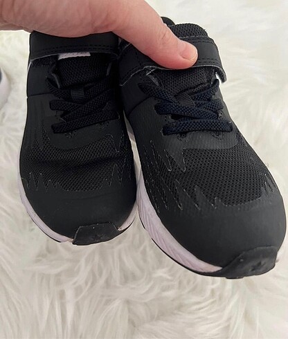 28 Beden siyah Renk Nike erkek çocuk ayakkabı orijinal(28 no)
