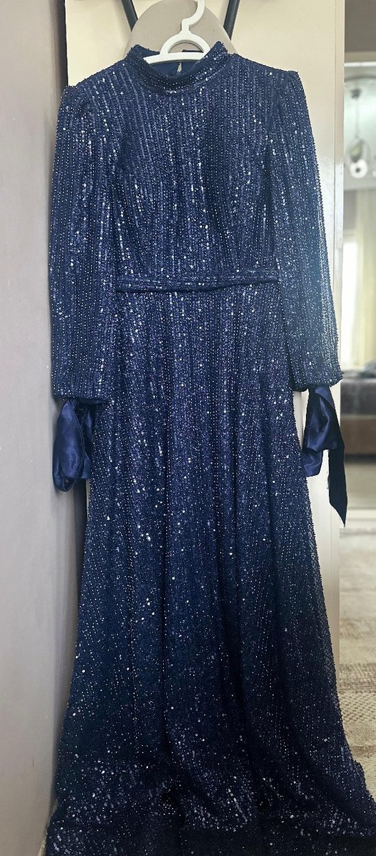 Parlak Lacivert Uzun Kollu  Abiye - Görsel 4