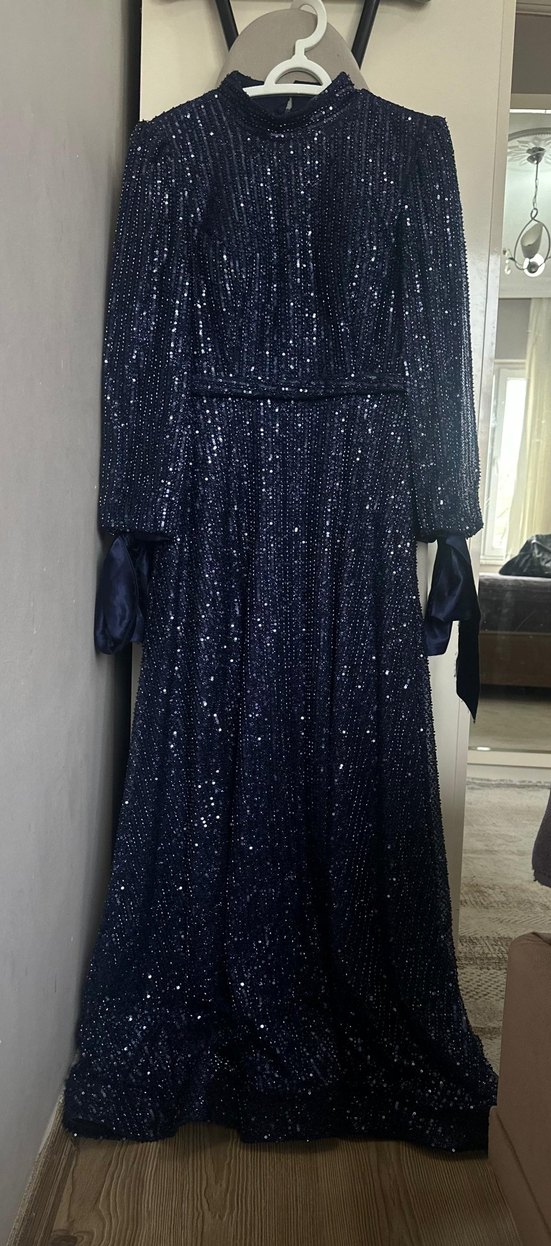 Parlak Lacivert Uzun Kollu  Abiye - Görsel 2