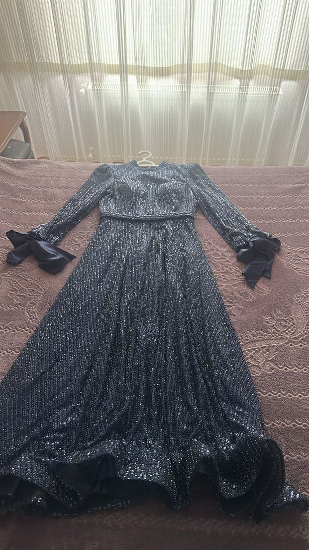 Parlak Lacivert Uzun Kollu  Abiye - Görsel 3