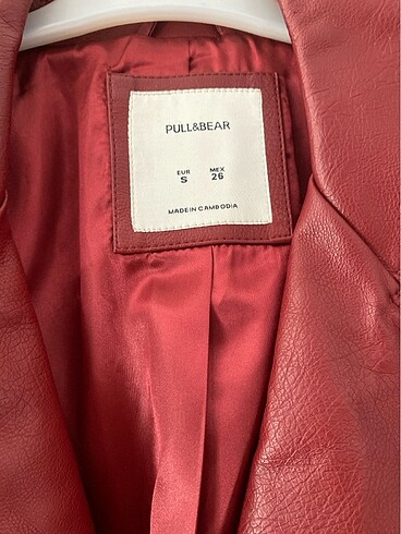 Pull and Bear ürün saglam bi kac kez kullanılmıstır