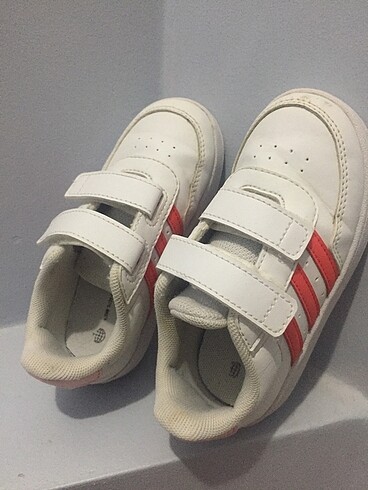 26 Beden Orjinal adidas kız çocuk spor ayakkabı