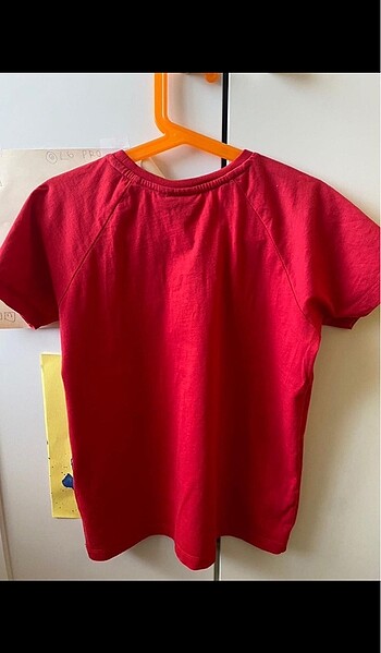 8 Yaş Beden kırmızı Renk Hummel tshirt