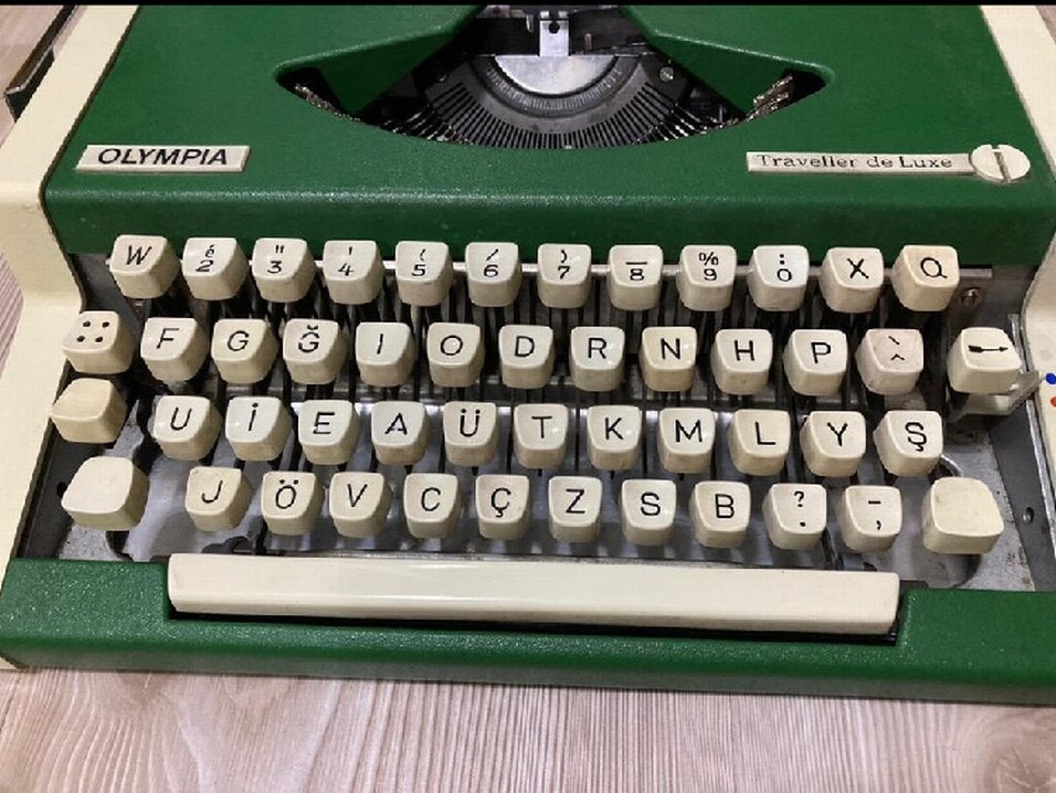 Olympia traveller de luxe daktilo - Görsel 2