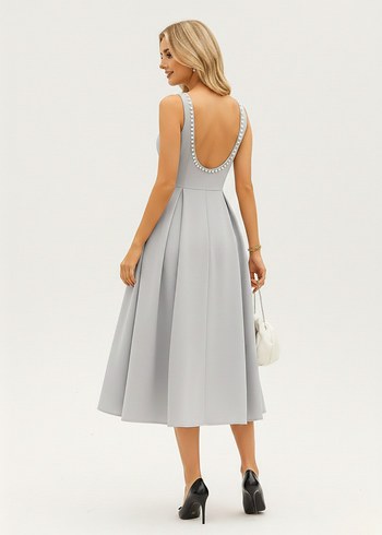 Kadın İnci Detaylı A Kesim Kolsuz Sırtı Açık Scuba Kumaş Midi - Görsel 4