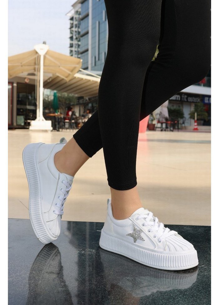 Piata Siyah Cilt Beyaz Tabanlı Bağcıklı Spor Ayakkabı - Görsel 2