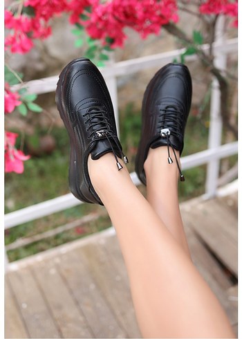 Romy Siyah Cilt Bağcıklı Spor Ayakkabı - Görsel 2
