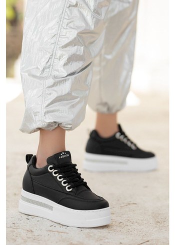 Lulu Siyah Cilt Beyaz Tabanlı Bağcıklı Spor Ayakkabı - Görsel 3