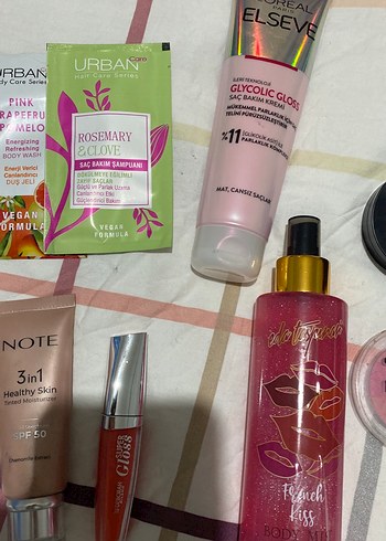 Hediye paketi Pembe Tonlarda Makyaj ve Saç Bakım Ürünleri - Görsel 6