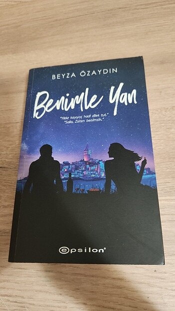Benimle Yan 