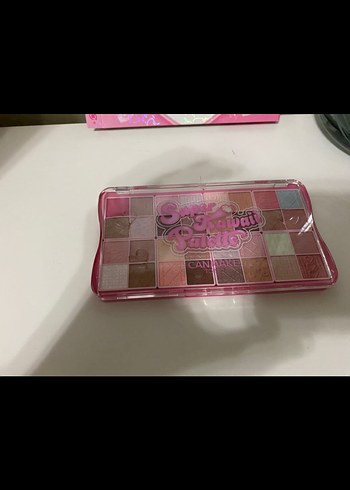 Canmake 40.yıla özel 32 Li far paleti - Görsel 4