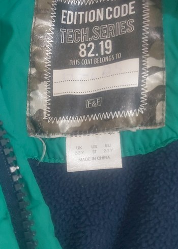 Mavi Kapüşonlu Erkek Çocuk Mont - Görsel 3