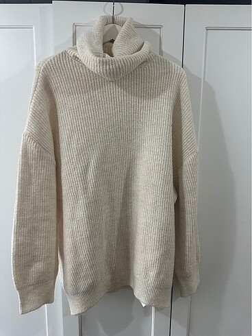 Beyaz oversize kazak