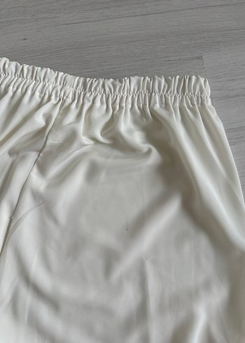 Beyaz Geniş Kesim Kadın Kumaş Pantolon - Görsel 2