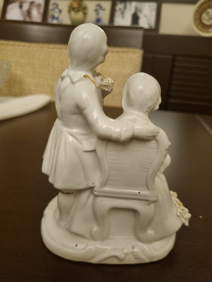 Beyaz Parlak Seramik Figüri Antika - Görsel 3