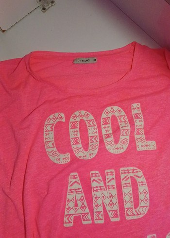 Pembe Baskılı Genç Kız Tişörtü - Görsel 2