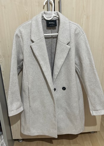 Pull and Bear Sikligin Simgesi Acik Gri Kruvaze Kaban