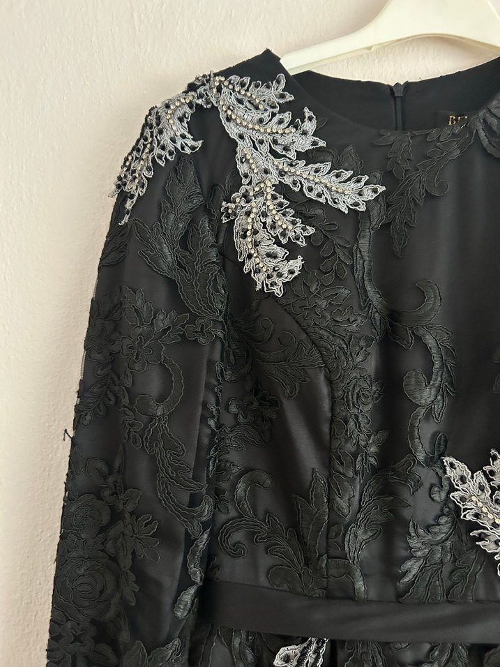 Uzun Kollu Siyah Gotik Nakışlı Abiye Elbise - Görsel 3