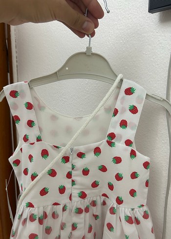 Kız Çocuk Çilek Desenli Fırfırlı Elbise - Görsel 3