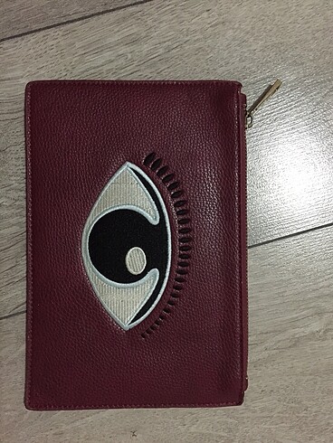 Bordo el çantası
