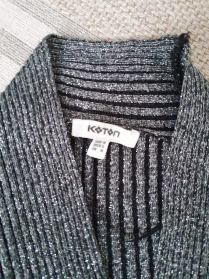 Gri V Yakalı Kadın Triko Kazak - Görsel 2