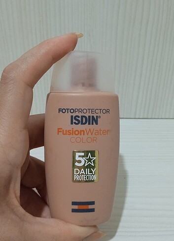 İsdin fusion water color güneş kremi