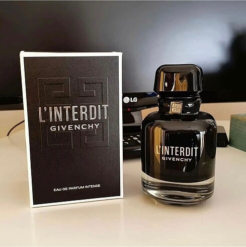 Givenchy Linterdit