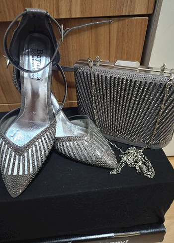 Gri Metal Tokalı Yüksek Topuklu Kadın Abiye Ayakkabı - Görsel 10