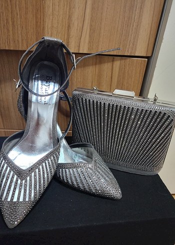 Gri Metal Tokalı Yüksek Topuklu Kadın Abiye Ayakkabı - Görsel 4