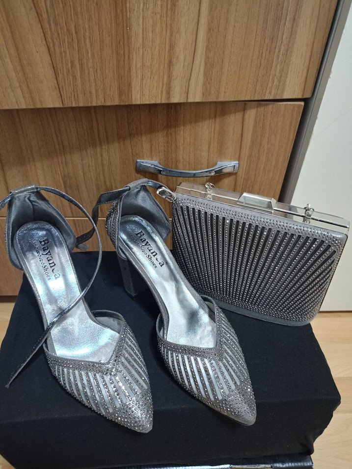 Gri Metal Tokalı Yüksek Topuklu Kadın Abiye Ayakkabı - Görsel 2