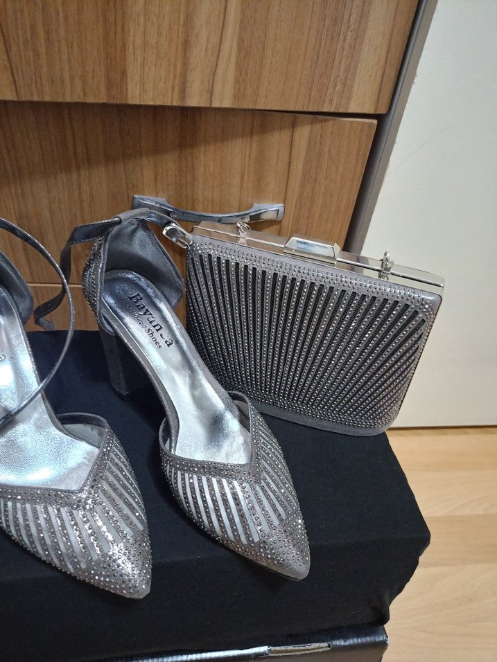 Gri Metal Tokalı Yüksek Topuklu Kadın Abiye Ayakkabı - Görsel 3