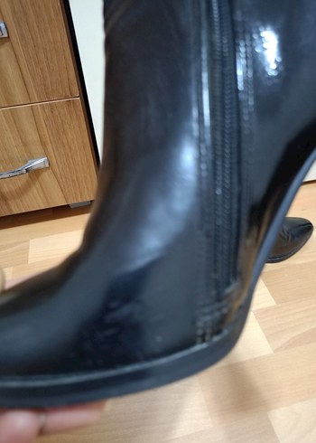 Tokalı Siyah Deri Kadın Bot - Görsel 11