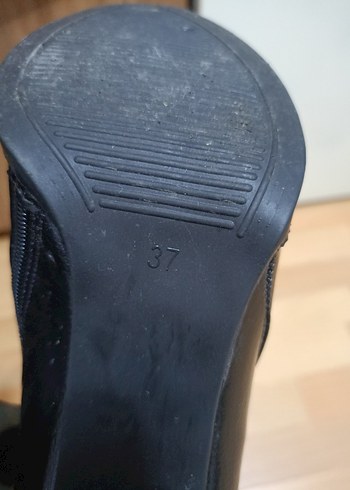 Tokalı Siyah Deri Kadın Bot - Görsel 8