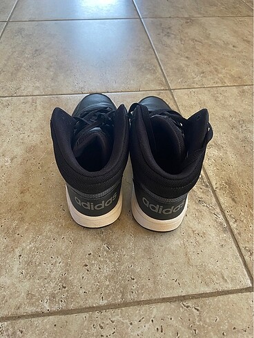 38,5 Beden Adidas Hoops 3.0 Mid Siyah-Beyaz Spor Ayakkabı