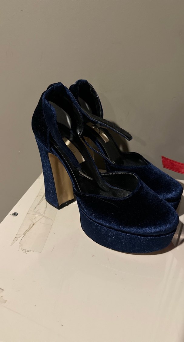 Parlak lacivert topuklu ayakkabı - Görsel 3