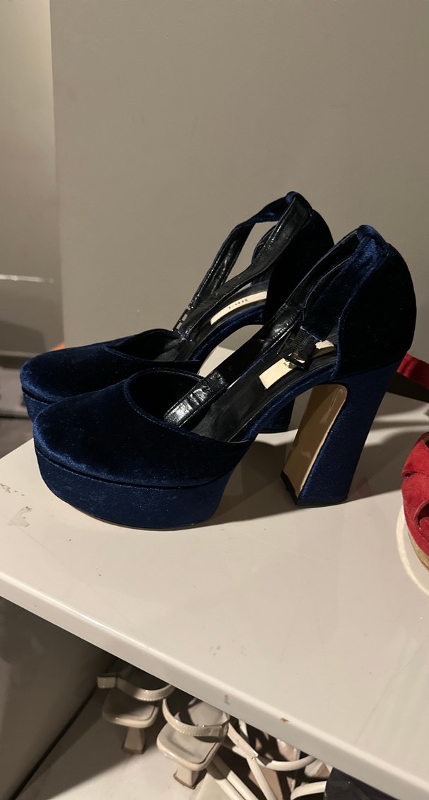 Parlak lacivert topuklu ayakkabı - Görsel 2