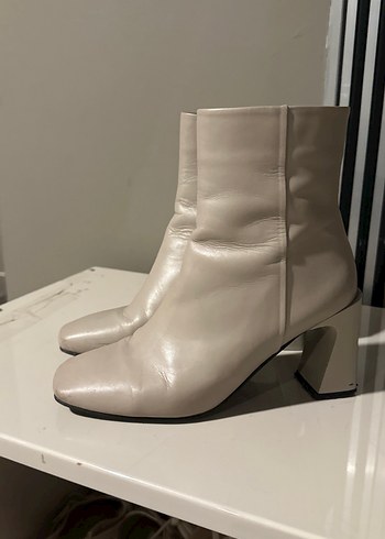 Diğer Bej Deri Kadın Blok Topuklu Bot