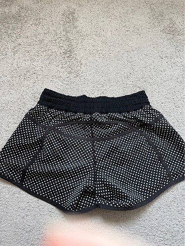 m Beden Lululemon şort