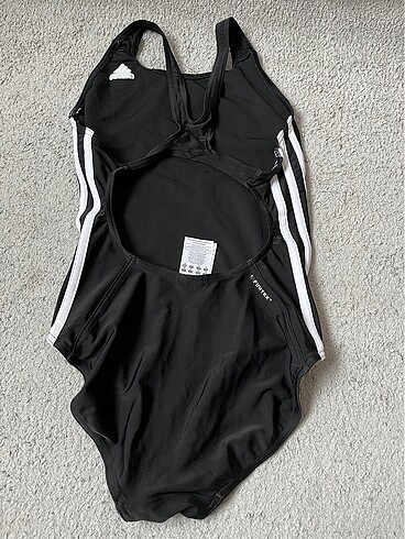 12-13 Yaş Beden siyah Renk Adidas mayo