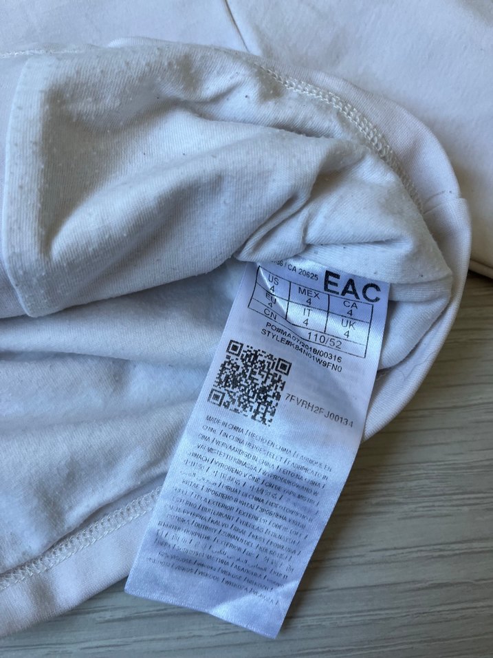 Guess Kız Çocuk Beyaz Fermuarlı Bolero - Görsel 5