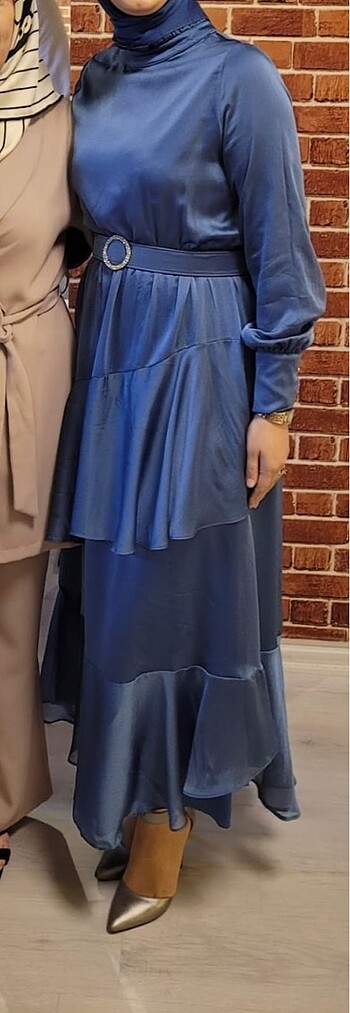 Mavi tesettür elbise ve şal - Görsel 3