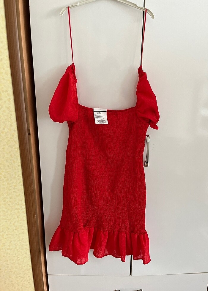 Kırmızı elbise - Görsel 2
