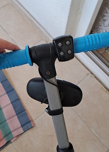 MAVİ RENK SCOOTER 