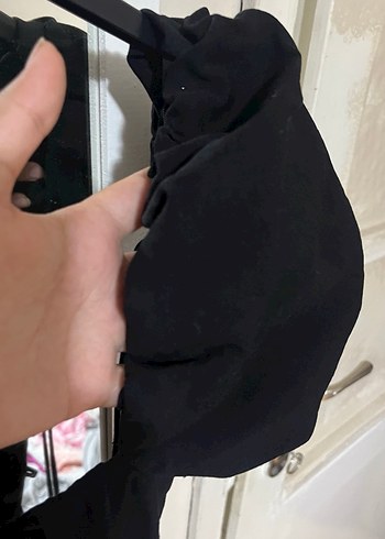 Zara sırt dekolteli siyah balon kollu elbise - Görsel 3