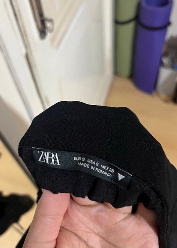 Zara sırt dekolteli siyah balon kollu elbise - Görsel 6